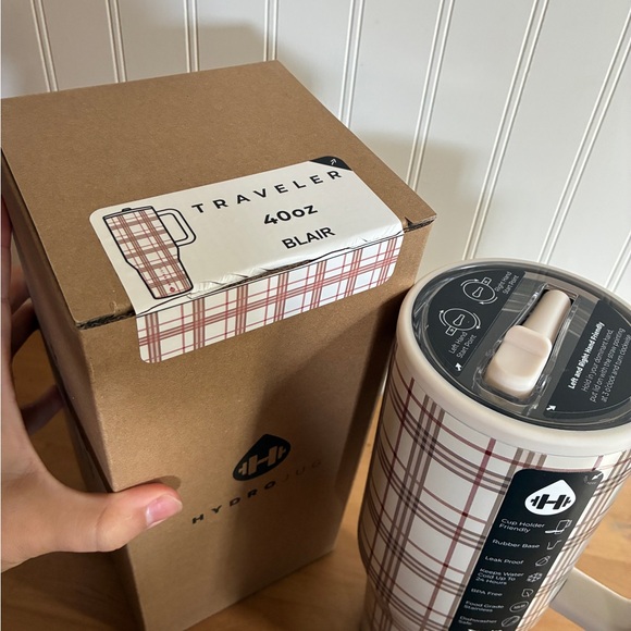 Hydrojug Blair plaid 40oz Traveler NWT - 2025 Fall Collection - Picture 2 of 4